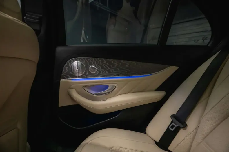 Mercedes-Benz E 53 AMG din 2021 cu 56.400 km - oferta MER158536 - foto 45