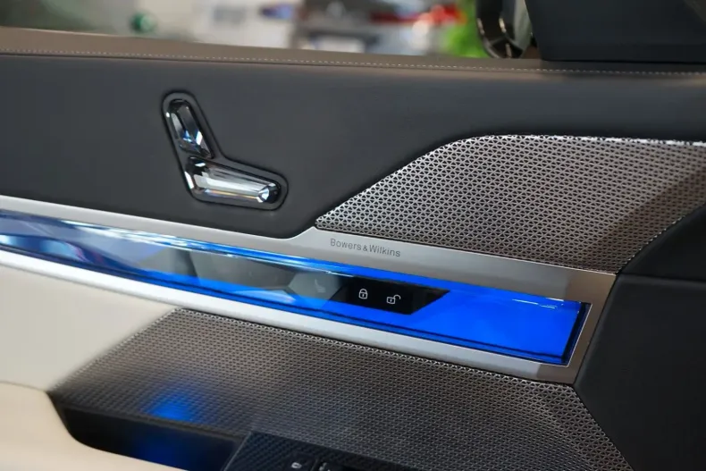 BMW 740 din 2023 cu 74.821 km - oferta BMW158547 - foto 26