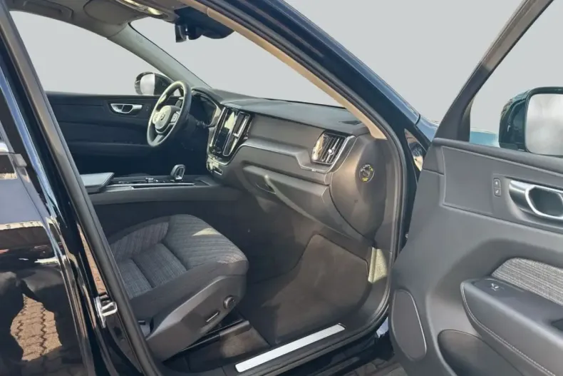 Volvo XC60 din 2023 cu 45.363 km - oferta VOL158550 - foto 11