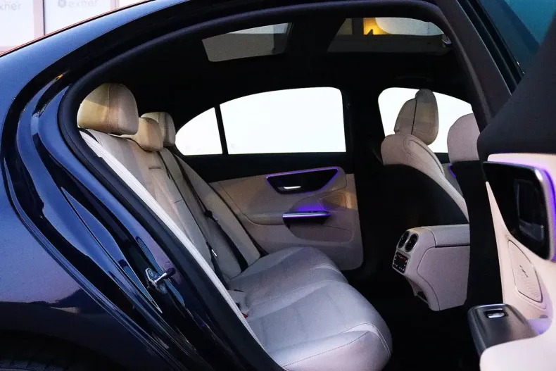 Mercedes-Benz C 300 din 2022 cu 42.458 km - oferta MER158551 - foto 13