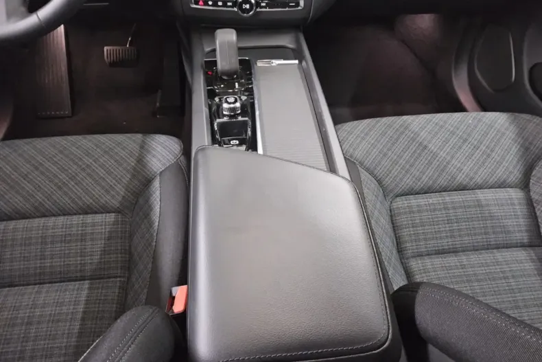 Volvo XC60 din 2022 cu 95.687 km - oferta VOL158552 - foto 5