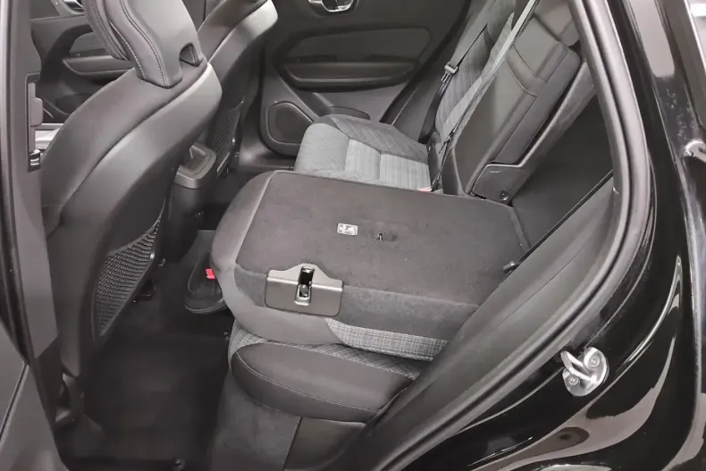 Volvo XC60 din 2022 cu 95.687 km - oferta VOL158552 - foto 12