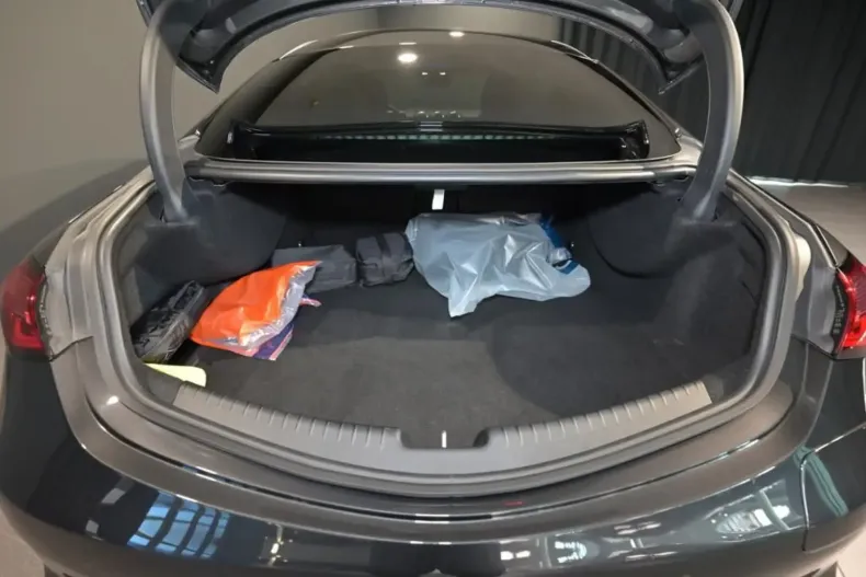 Mercedes-Benz CLE 300 din 2024 cu 17.400 km - oferta MER158570 - foto 13