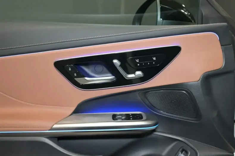 Mercedes-Benz CLE 300 din 2024 cu 12.650 km - oferta MER158571 - foto 21