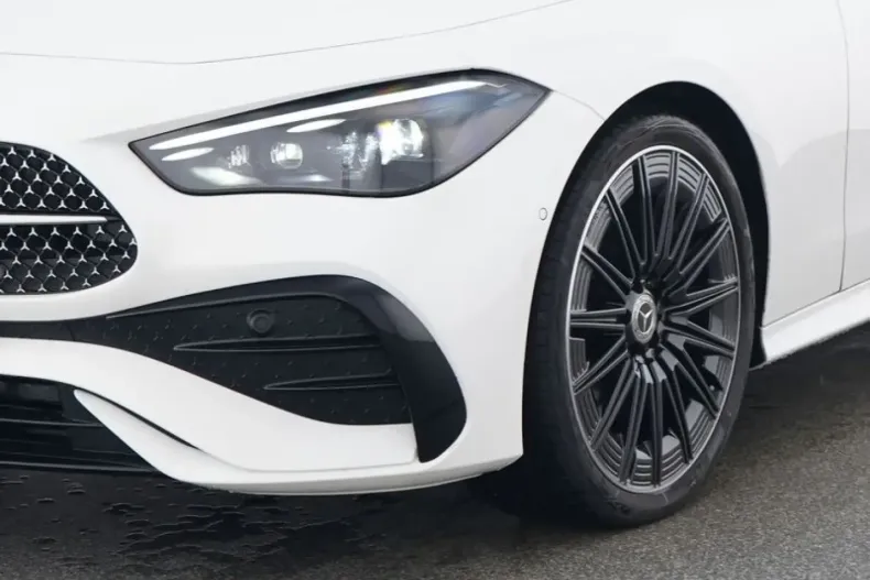 Mercedes-Benz CLE 300 din 2024 cu 16.405 km - oferta MER158572 - foto 3