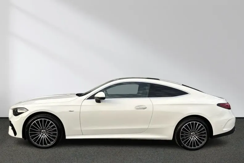 Mercedes-Benz CLE 300 din 2024 cu 9.421 km - oferta MER158574 - foto 2