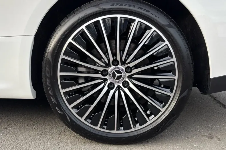 Mercedes-Benz CLE 300 din 2024 cu 9.421 km - oferta MER158574 - foto 6