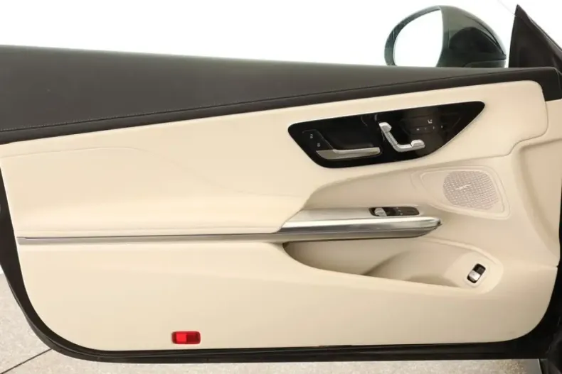 Mercedes-Benz CLE 300 din 2024 cu 12.875 km - oferta MER158577 - foto 9