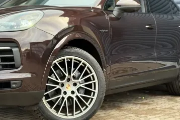 Porsche Cayenne din 2023 - oferta POR158598