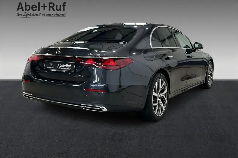 Mercedes-Benz E 450 din 2025 cu 6.094 km - oferta MER158618 - foto 3