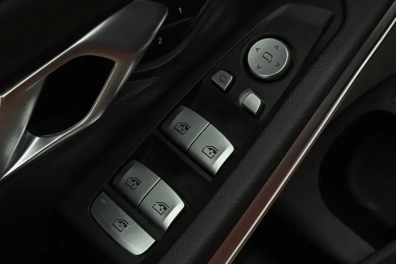 BMW 330 din 2021 cu 92.990 km - oferta BMW158622 - foto 14