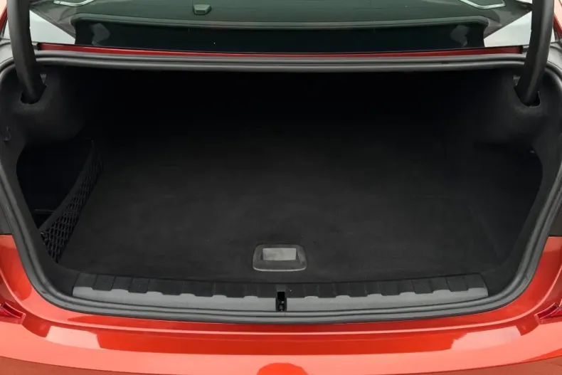 BMW 330 din 2021 cu 92.990 km - oferta BMW158622 - foto 40