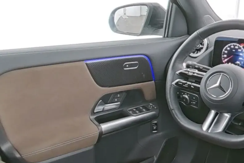 Mercedes-Benz GLA 200 din 2024 cu 30.853 km - oferta MER158632 - foto 8