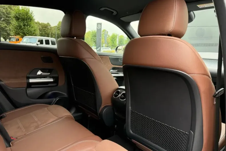 Mercedes-Benz GLA 220 din 2024 cu 7.216 km - oferta MER158634 - foto 12