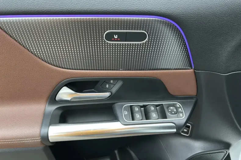 Mercedes-Benz GLA 250 din 2022 cu 77.359 km - oferta MER158635 - foto 11