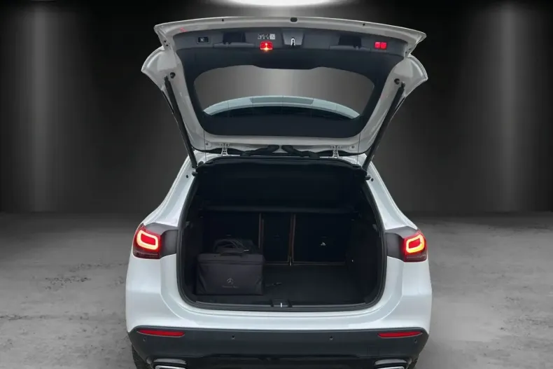 Mercedes-Benz GLA 250 din 2022 cu 77.359 km - oferta MER158635 - foto 12