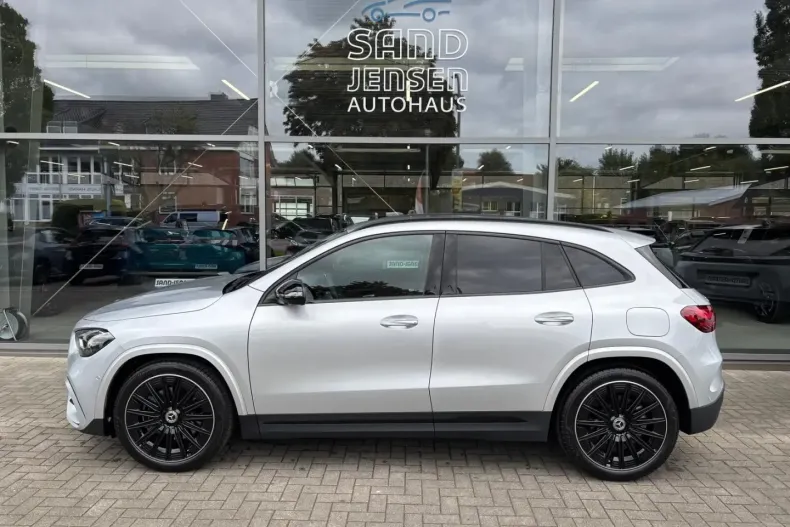 Mercedes-Benz GLA 250 din 2024 cu 3.000 km - oferta MER158636 - foto 2