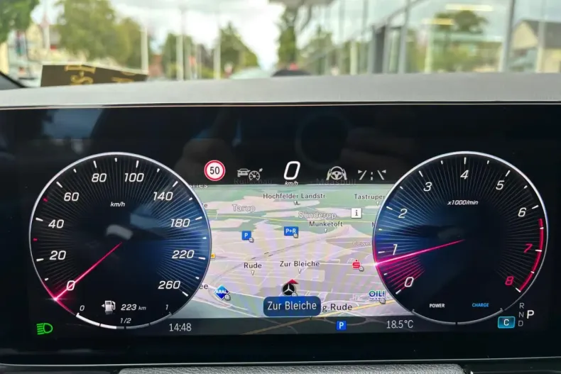 Mercedes-Benz GLA 250 din 2024 cu 3.000 km - oferta MER158636 - foto 6