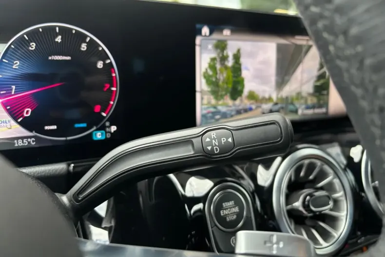 Mercedes-Benz GLA 250 din 2024 cu 3.000 km - oferta MER158636 - foto 12