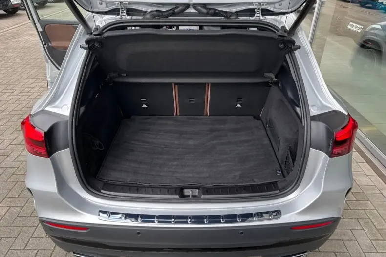 Mercedes-Benz GLA 250 din 2024 cu 3.000 km - oferta MER158636 - foto 17