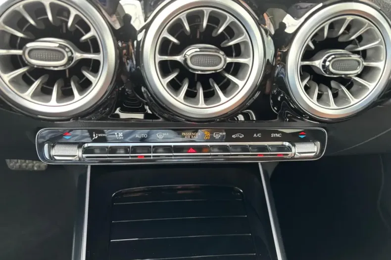 Mercedes-Benz GLA 250 din 2024 cu 3.000 km - oferta MER158636 - foto 23