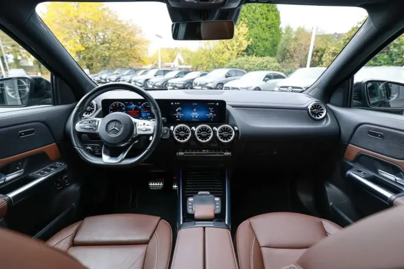 Mercedes-Benz GLA 250 din 2022 cu 71.512 km - oferta MER158637 - foto 2