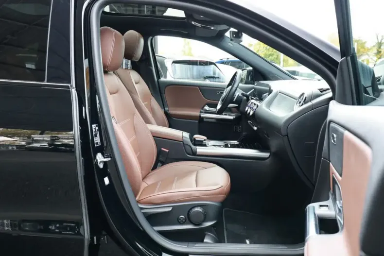 Mercedes-Benz GLA 250 din 2022 cu 71.512 km - oferta MER158637 - foto 3