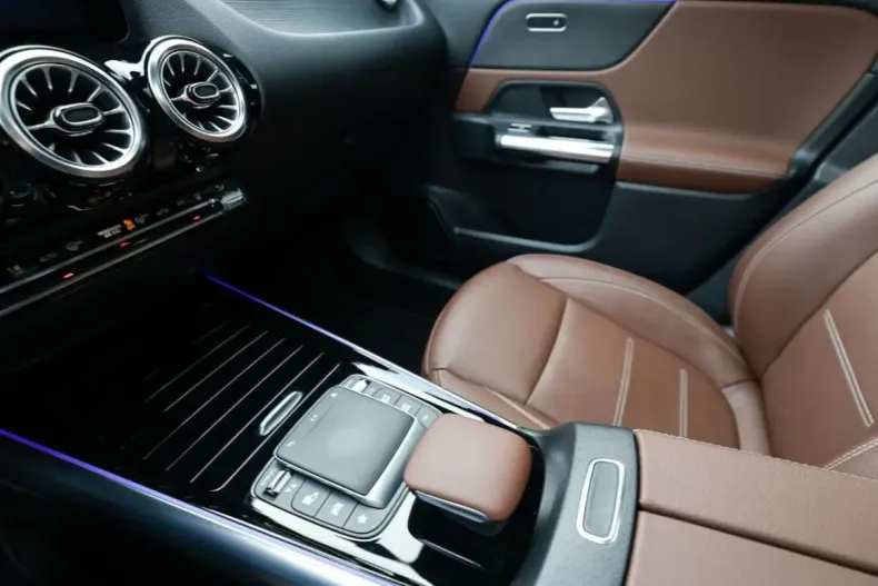 Mercedes-Benz GLA 250 din 2022 cu 71.512 km - oferta MER158637 - foto 14