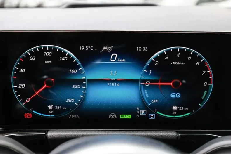 Mercedes-Benz GLA 250 din 2022 cu 71.512 km - oferta MER158637 - foto 17