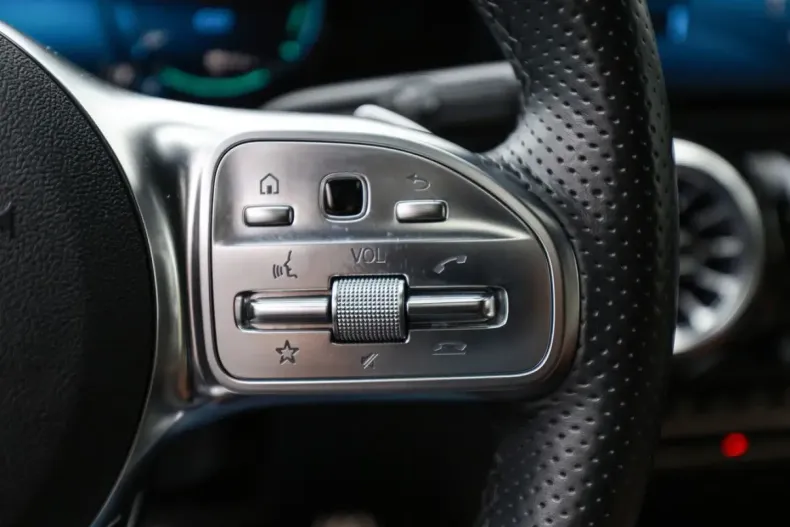 Mercedes-Benz GLA 250 din 2022 cu 71.512 km - oferta MER158637 - foto 18