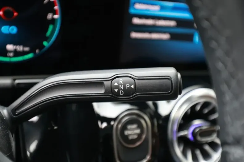 Mercedes-Benz GLA 250 din 2022 cu 71.512 km - oferta MER158637 - foto 20