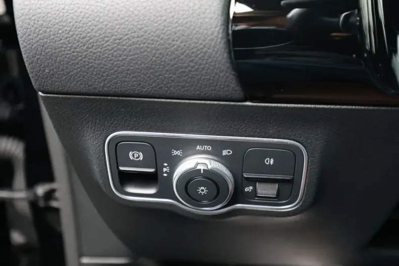 Mercedes-Benz GLA 250 din 2022 cu 71.512 km - oferta MER158637 - foto 22