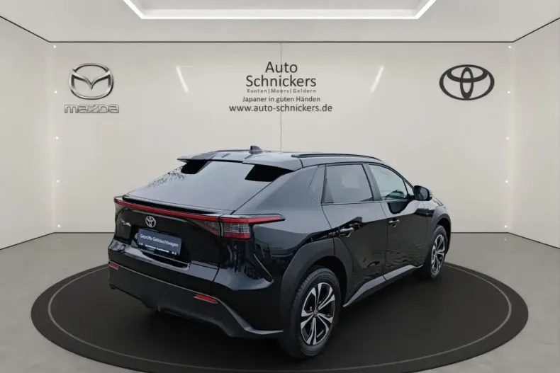 Toyota bZ4X din 2023 cu 5.552 km - oferta TOY158639 - foto 4