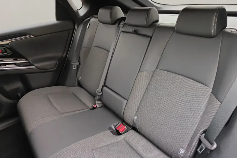 Toyota bZ4X din 2023 cu 5.552 km - oferta TOY158639 - foto 9