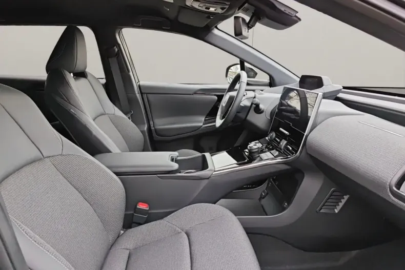 Toyota bZ4X din 2023 cu 5.552 km - oferta TOY158639 - foto 11