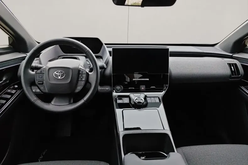 Toyota bZ4X din 2023 cu 5.552 km - oferta TOY158639 - foto 12