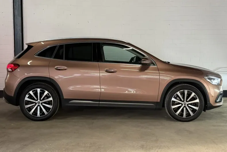 Mercedes-Benz GLA 220 din 2022 cu 71.580 km - oferta MER158640 - foto 3