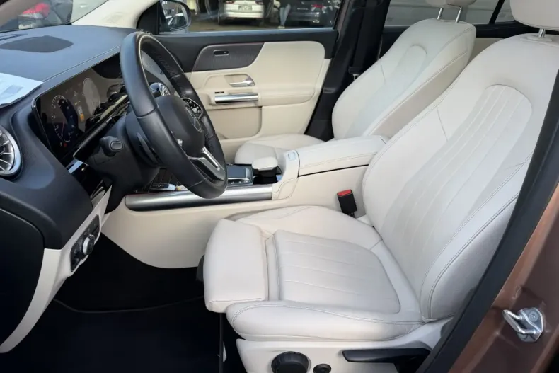 Mercedes-Benz GLA 220 din 2022 cu 71.580 km - oferta MER158640 - foto 10