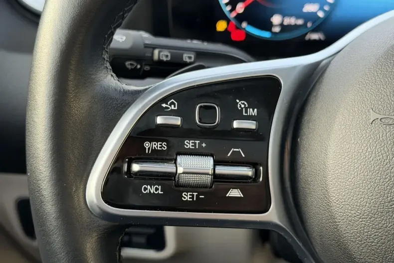 Mercedes-Benz GLA 220 din 2022 cu 71.580 km - oferta MER158640 - foto 19