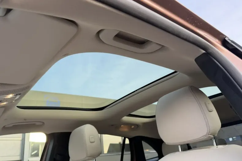 Mercedes-Benz GLA 220 din 2022 cu 71.580 km - oferta MER158640 - foto 21