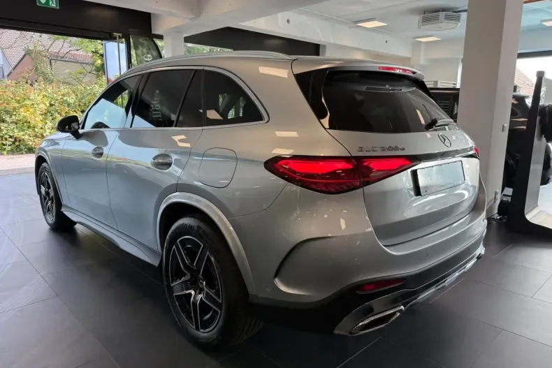 Mercedes-Benz GLC 300 din 2024 cu 7.350 km - oferta MER158643 - foto 2