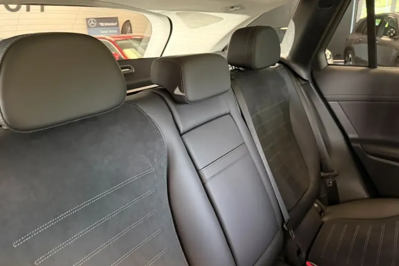 Mercedes-Benz GLC 300 din 2024 cu 7.350 km - oferta MER158643 - foto 7