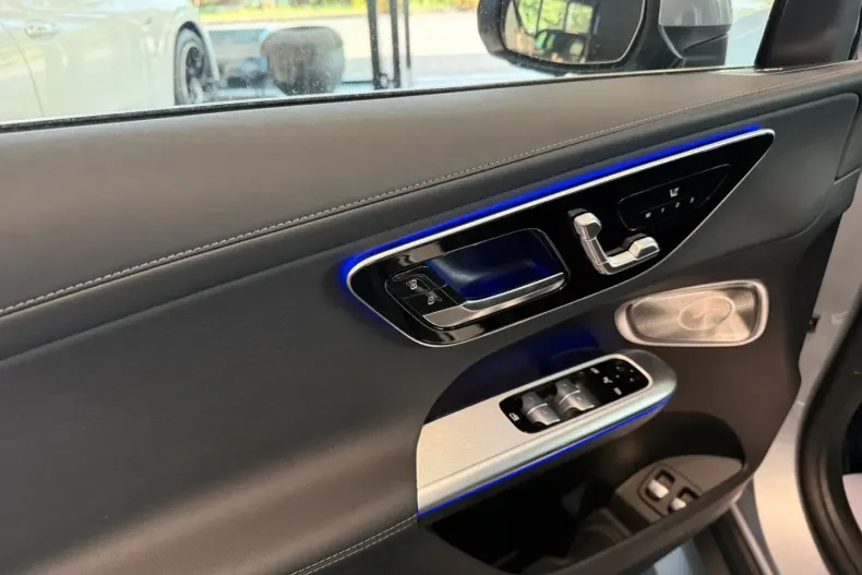 Mercedes-Benz GLC 300 din 2024 cu 7.350 km - oferta MER158643 - foto 11