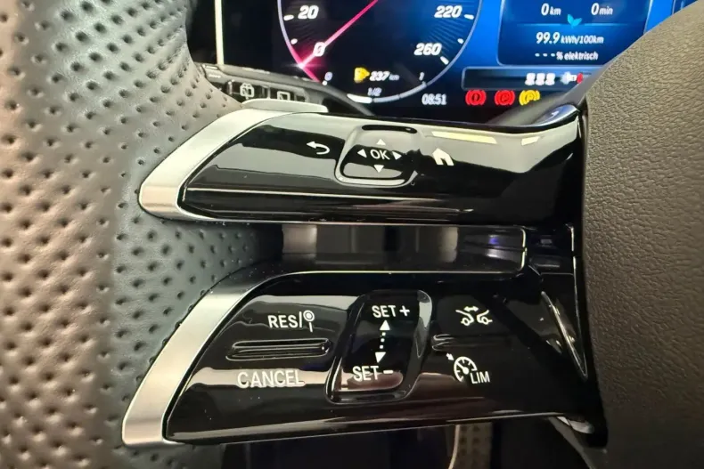 Mercedes-Benz GLC 300 din 2024 cu 7.350 km - oferta MER158643 - foto 13