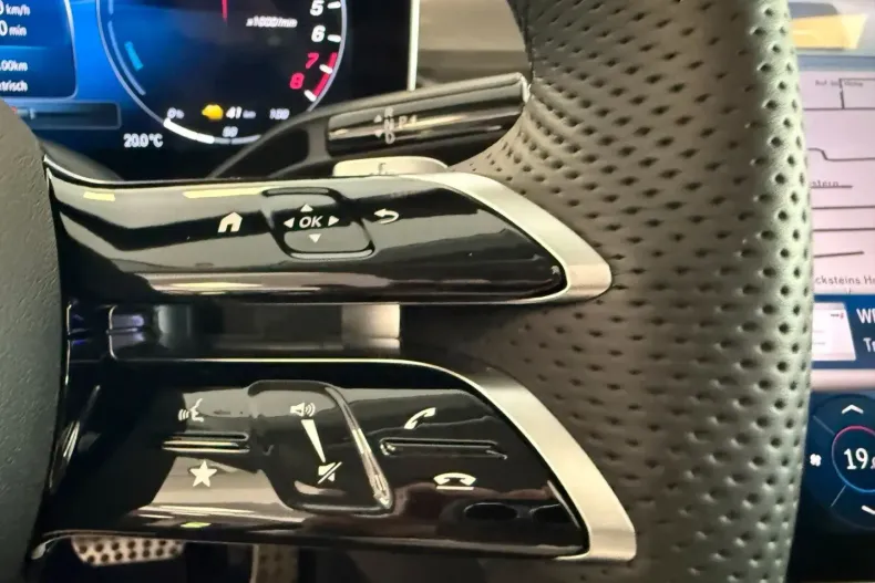 Mercedes-Benz GLC 300 din 2024 cu 7.350 km - oferta MER158643 - foto 14