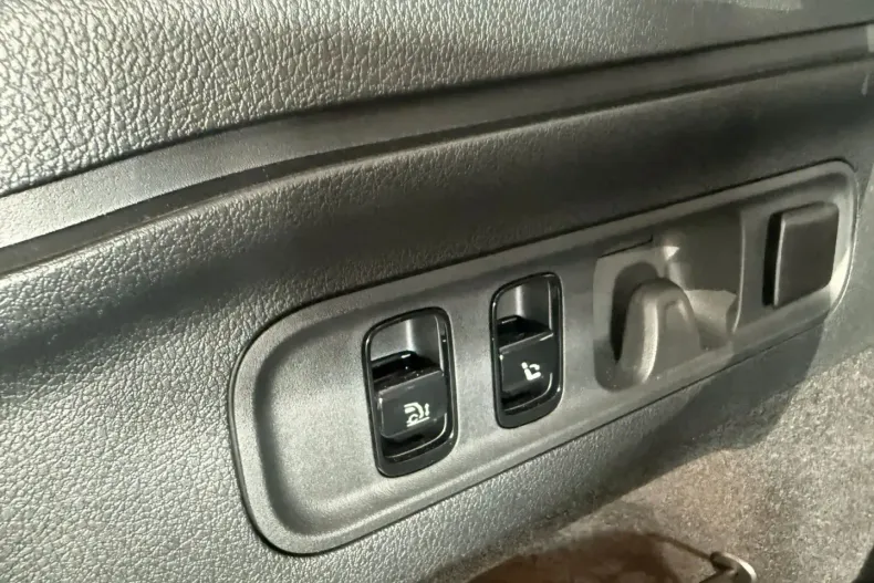 Mercedes-Benz GLC 300 din 2024 cu 7.350 km - oferta MER158643 - foto 26