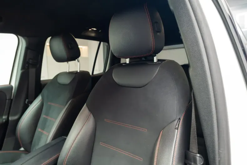 Mercedes-Benz GLB 250 din 2020 cu 67.220 km - oferta MER158646 - foto 14