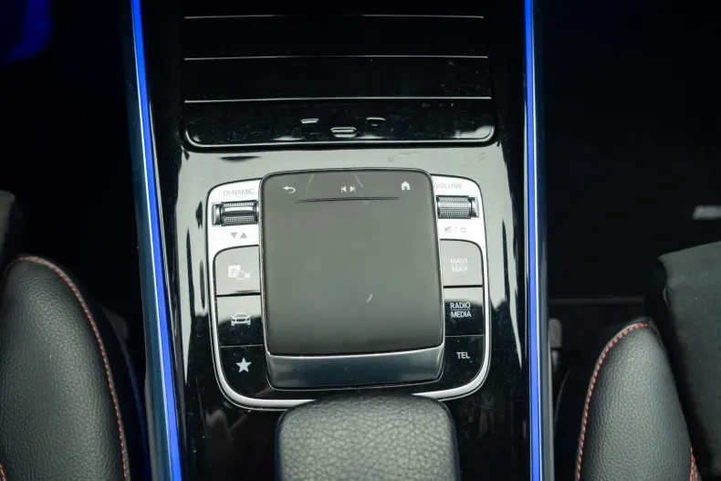 Mercedes-Benz GLB 250 din 2020 cu 67.220 km - oferta MER158646 - foto 21