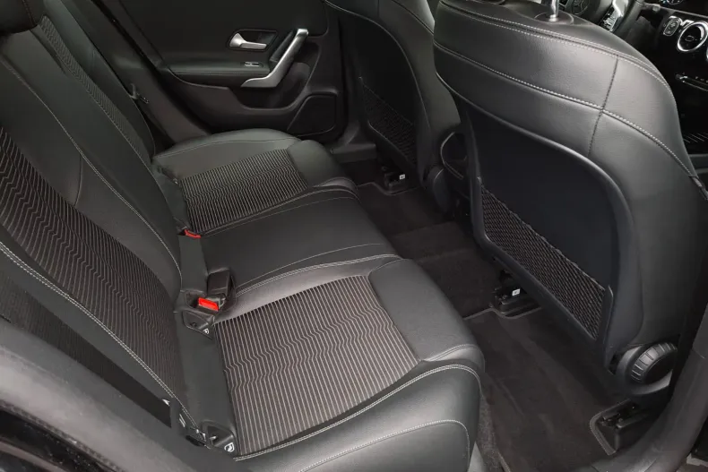 Mercedes-Benz CLA din 2021 cu 76.645 km - oferta MER158654 - foto 12