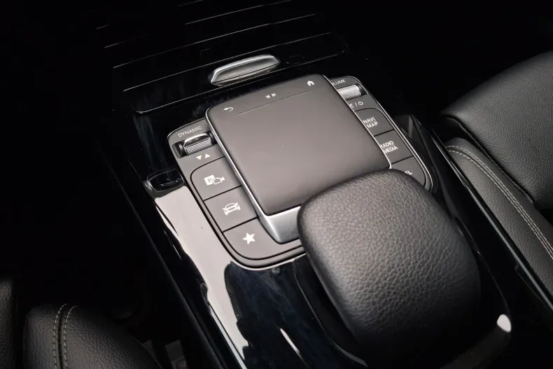 Mercedes-Benz CLA din 2021 cu 76.645 km - oferta MER158654 - foto 31